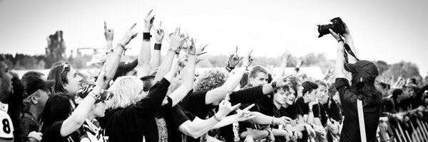 Huggi Profile Banner