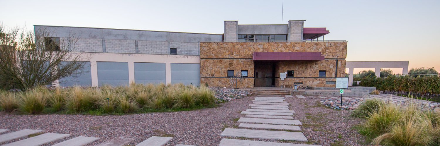 🆃🅴🅼🅿🆄🆂 🅰🅻🅱🅰 banner