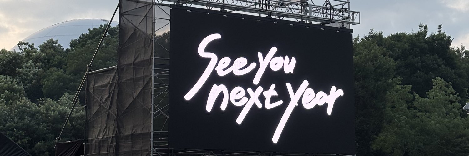 ( ＾_ ＾ )ว⋆꙳︎︎⟡︎︎𓂃︎︎.·⋆꙳✮ banner