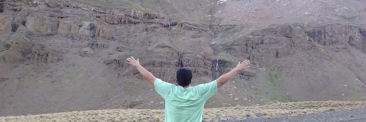 crischosma's profile banner image