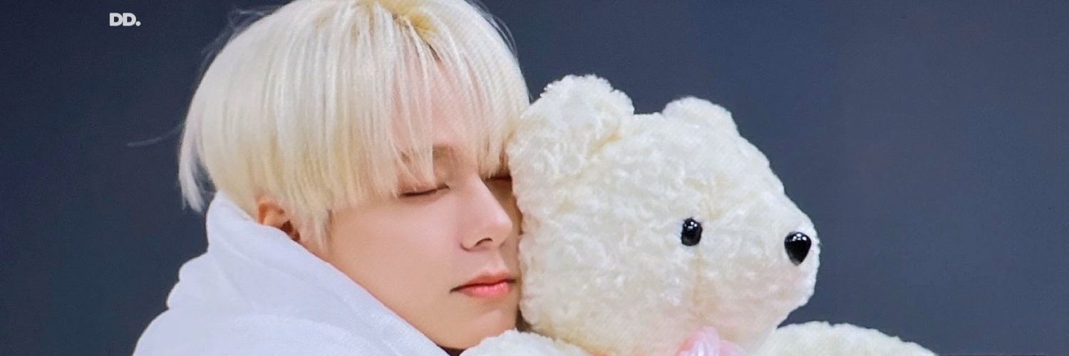 갈 loves & met 웅 🐯🦋 banner