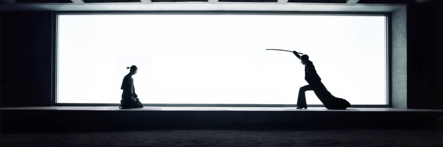 알리 | unpiltered banner