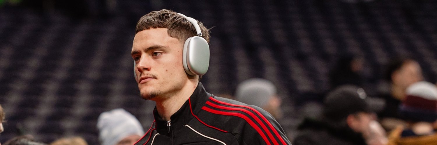 هايــدنَ. banner