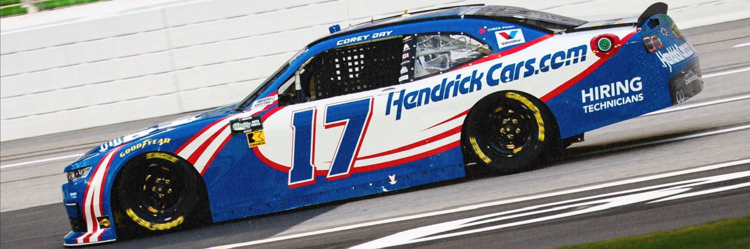 Zach17🏁 banner