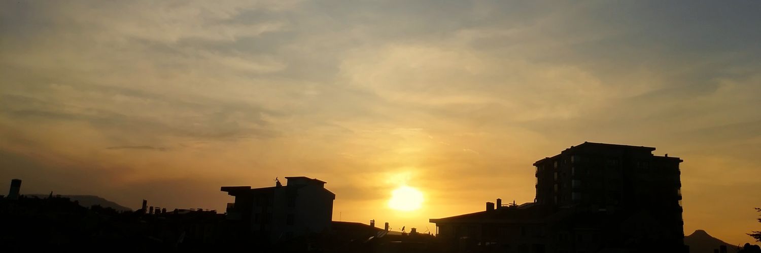 Elif_iskk18's profile banner image