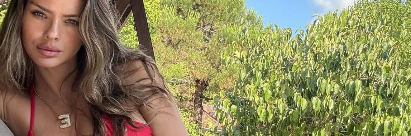 Enaii22_'s profile banner image