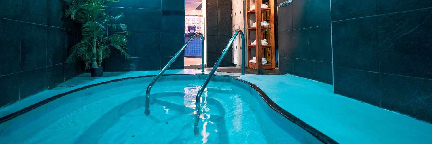 Oasis Aqualounge banner