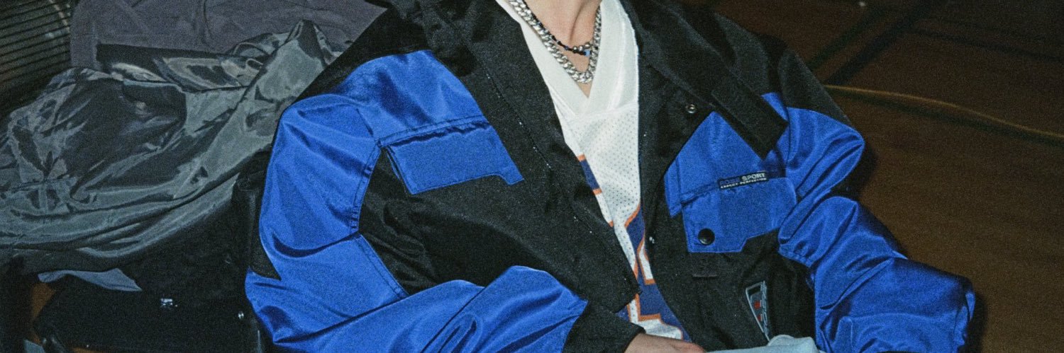 ylee1o25's profile banner image