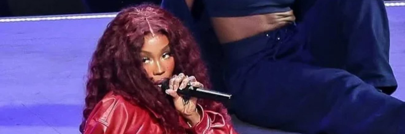 SZA’s number one fan banner