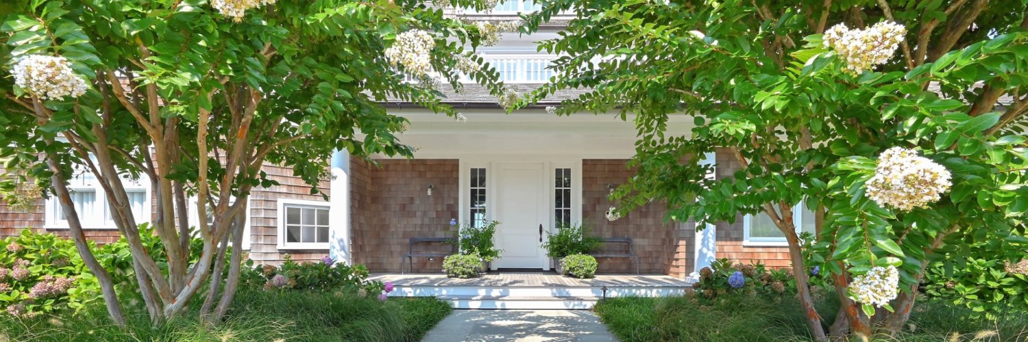 William Raveis Hamptons banner