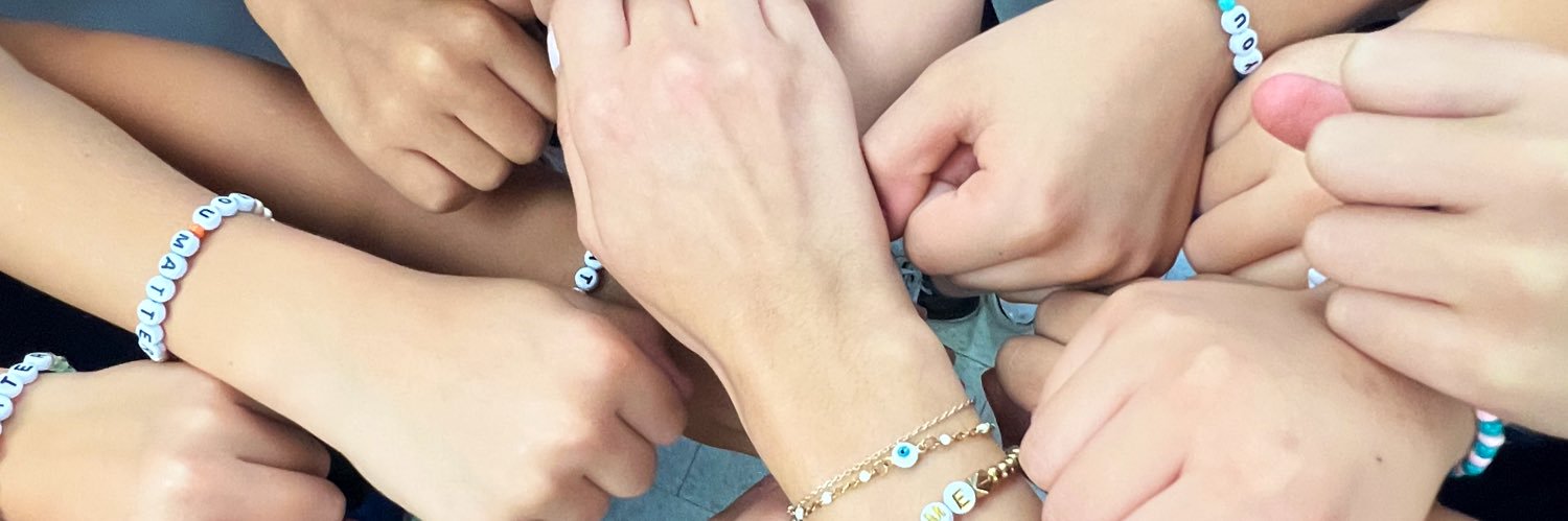 Ms. Halliday 🍎 banner