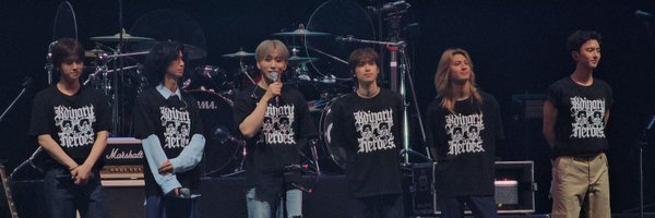 13loomin9 Profile Banner