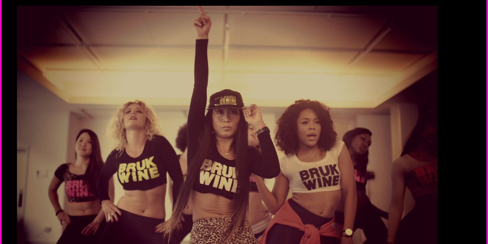 Tavia and Tamara banner