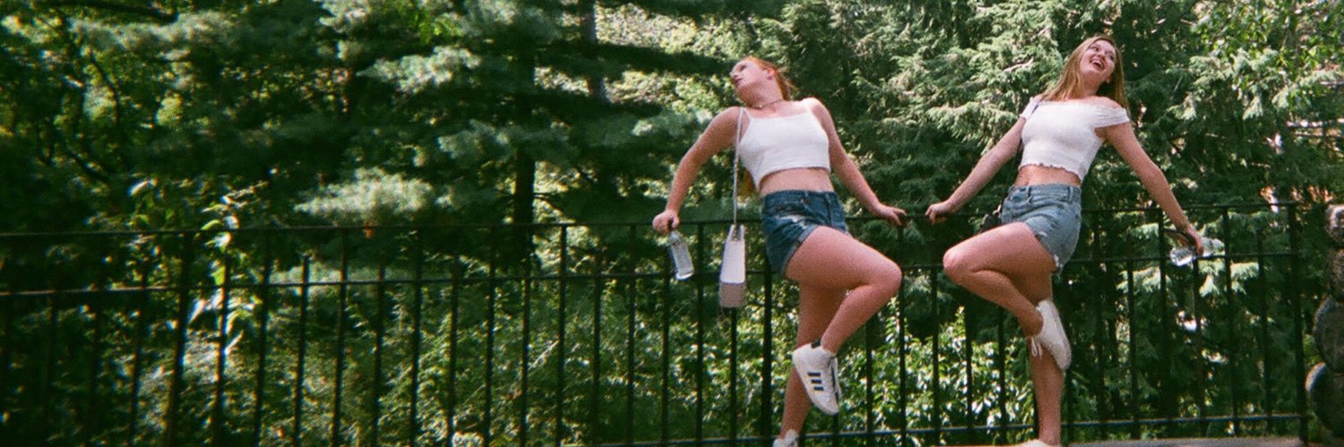 isnt_emily's profile banner image