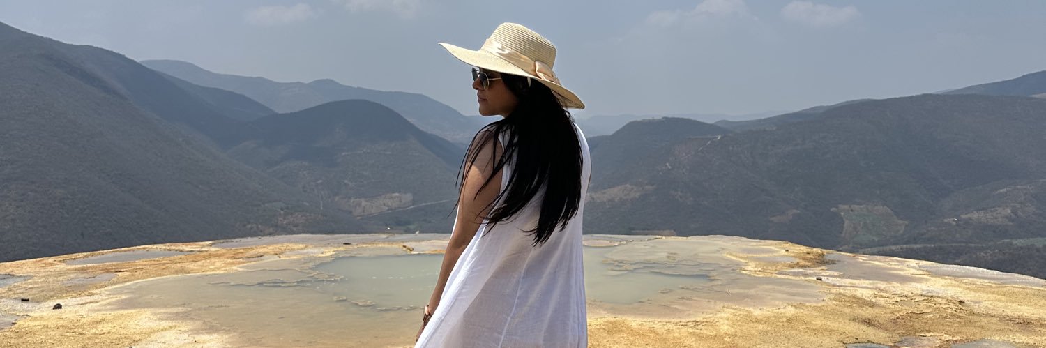 Fabiola_JL's profile banner image
