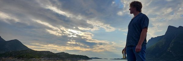 enur72 Profile Banner