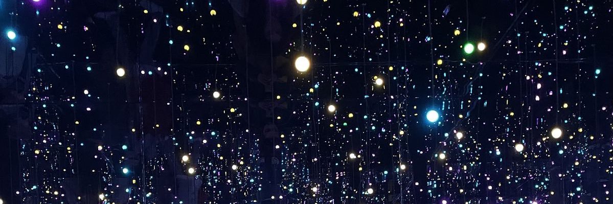 Lila 🕯️'s banner