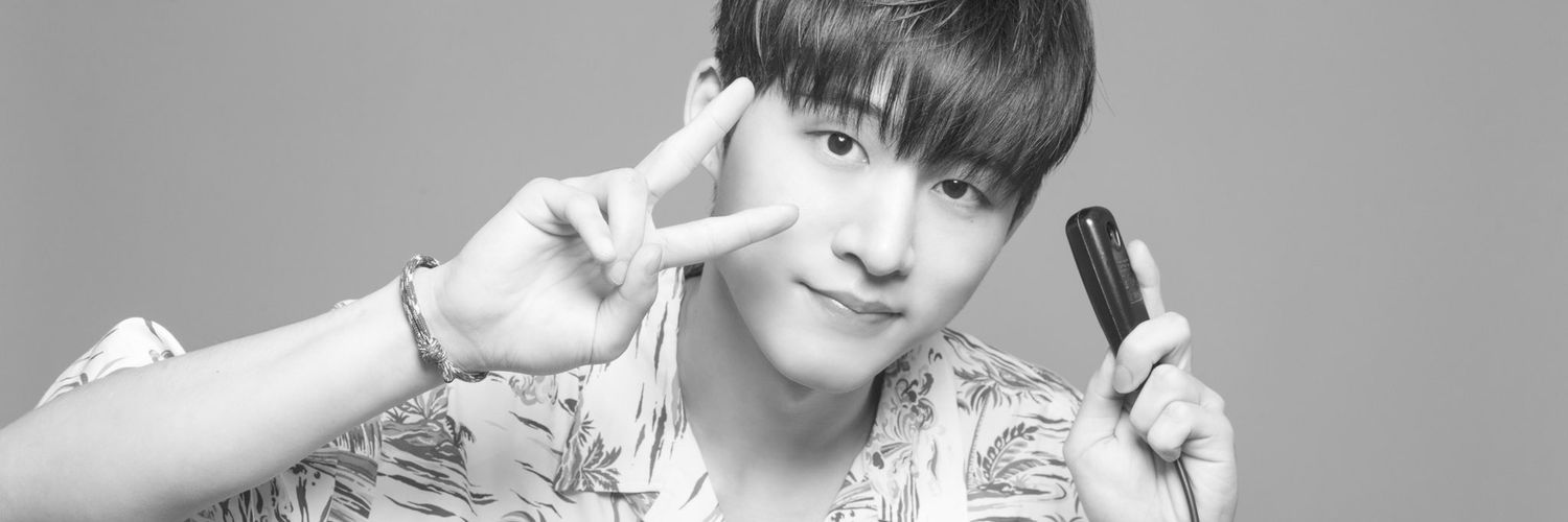 wrapnaa's profile banner image