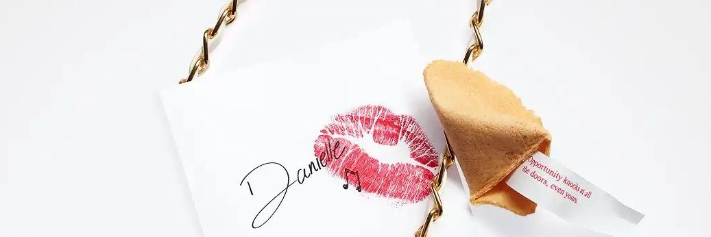 𝚙𝚎𝚊𝚛𝚕's banner
