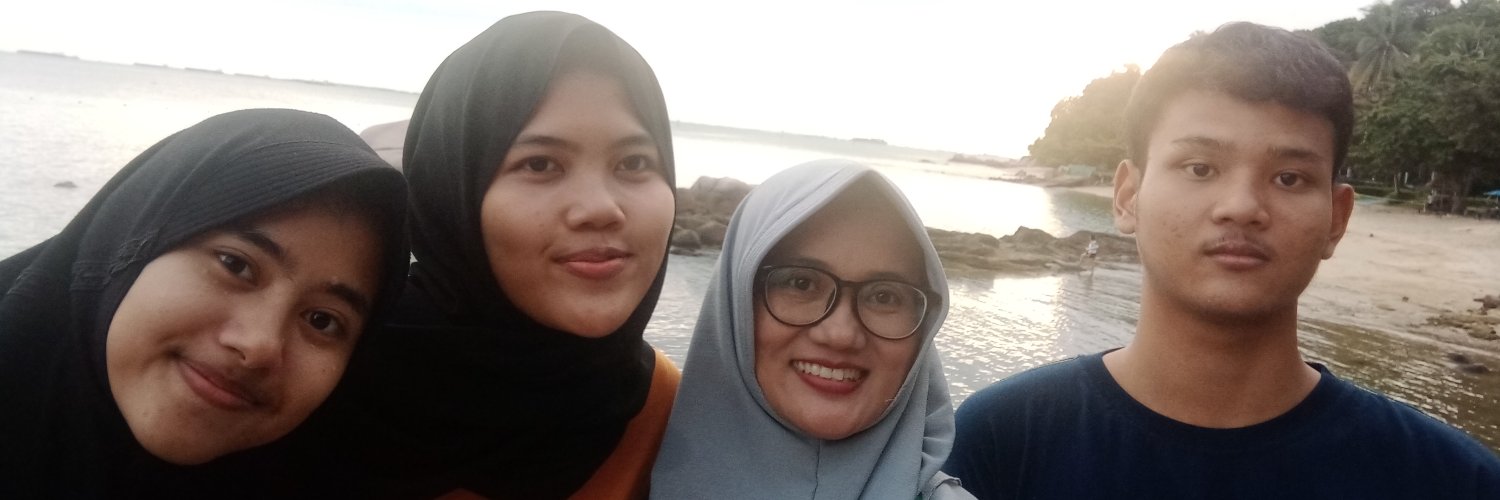 dania_rina's profile banner image