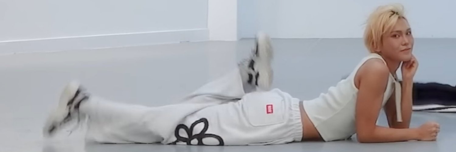 hyun pls get a nipple piercing will see xlov !!! banner