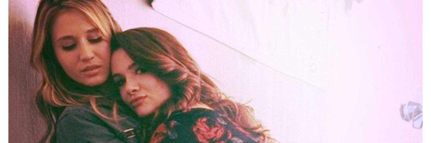 ZaaraParveen's profile banner image