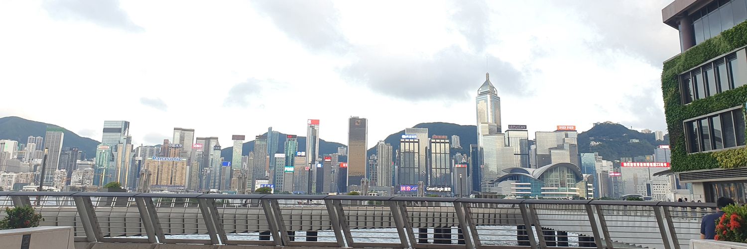 EXPATAROUND's profile banner image