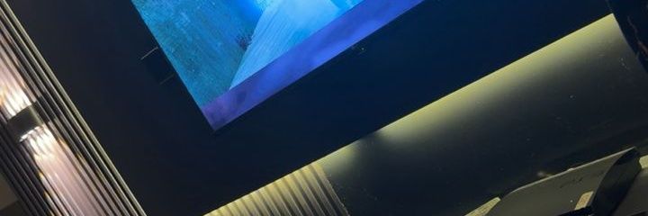 LEØ 🌴✨ banner