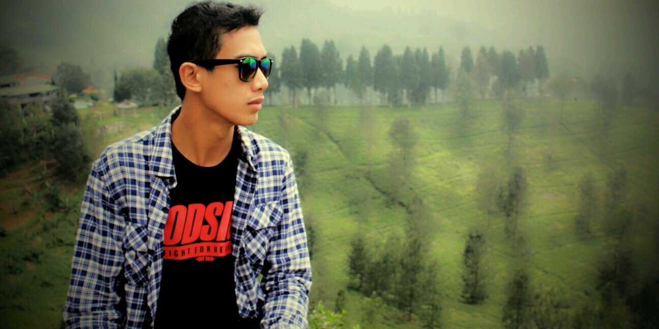 adamaqbar's profile banner image