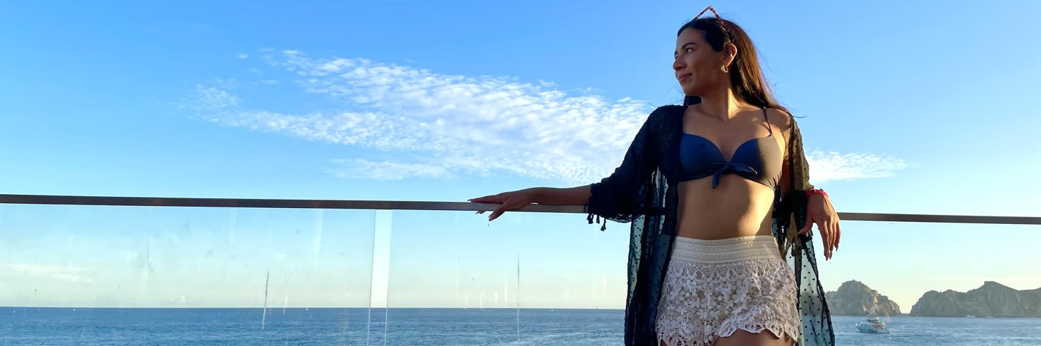 Alejandra 🌻 banner
