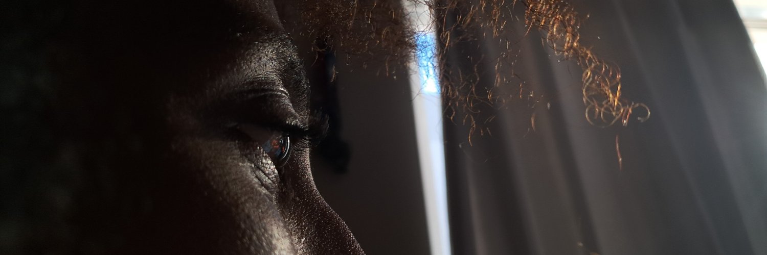 bizzyvyra's profile banner image