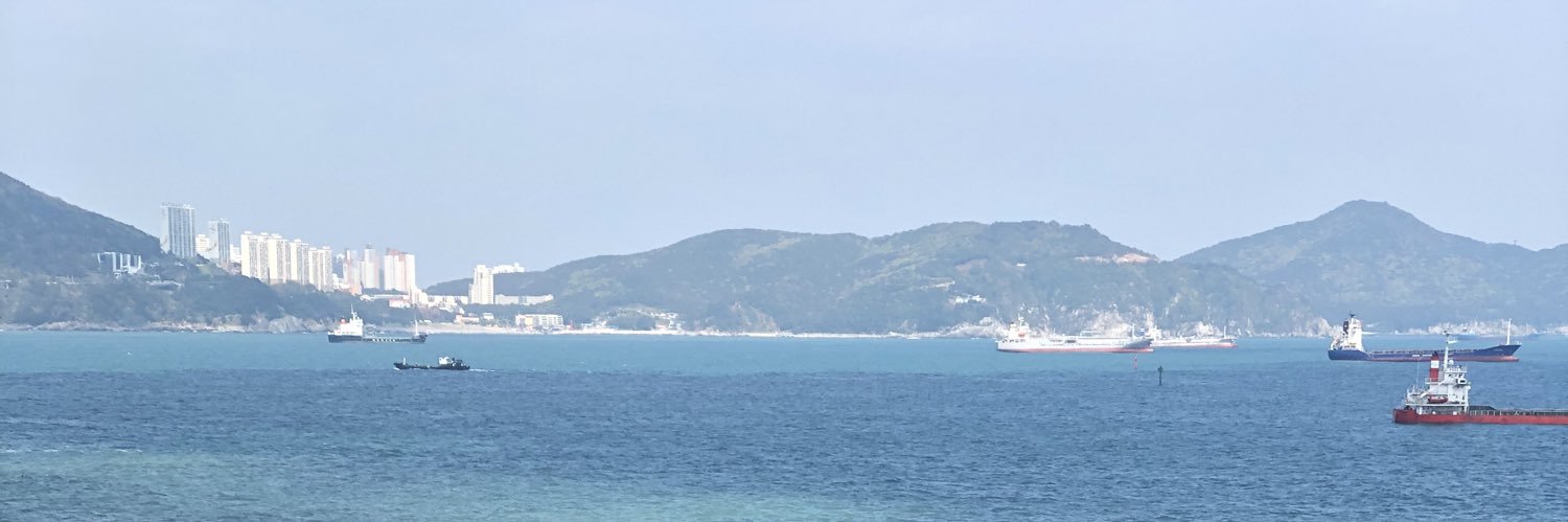 nomossi's profile banner image