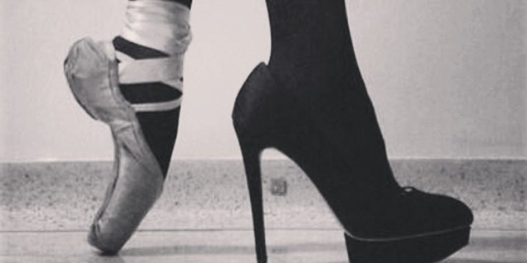 Angela_142's profile banner image
