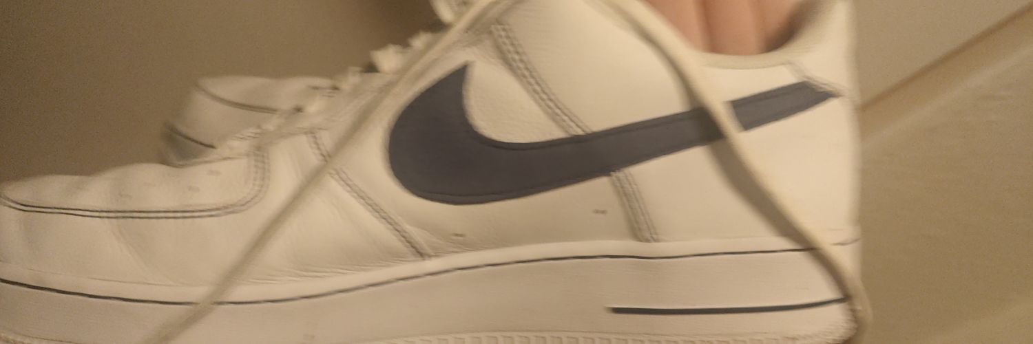 sneakersguy +18 banner