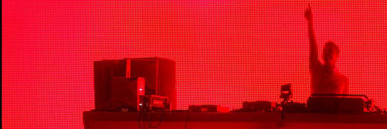 °33 banner