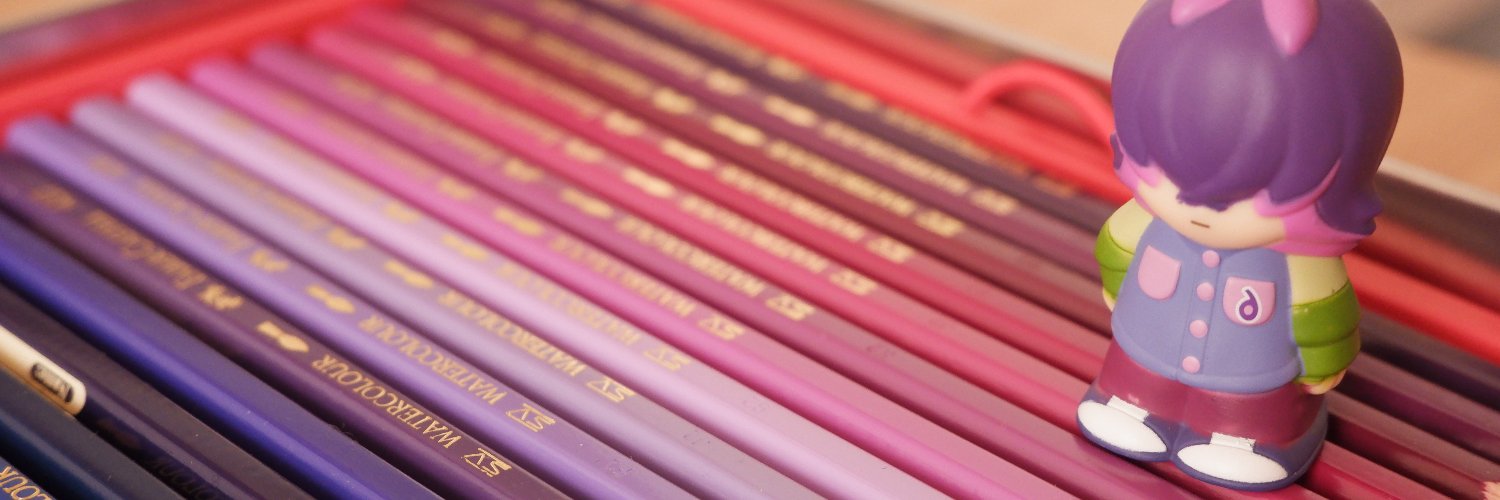 物静かで利発な少女 banner