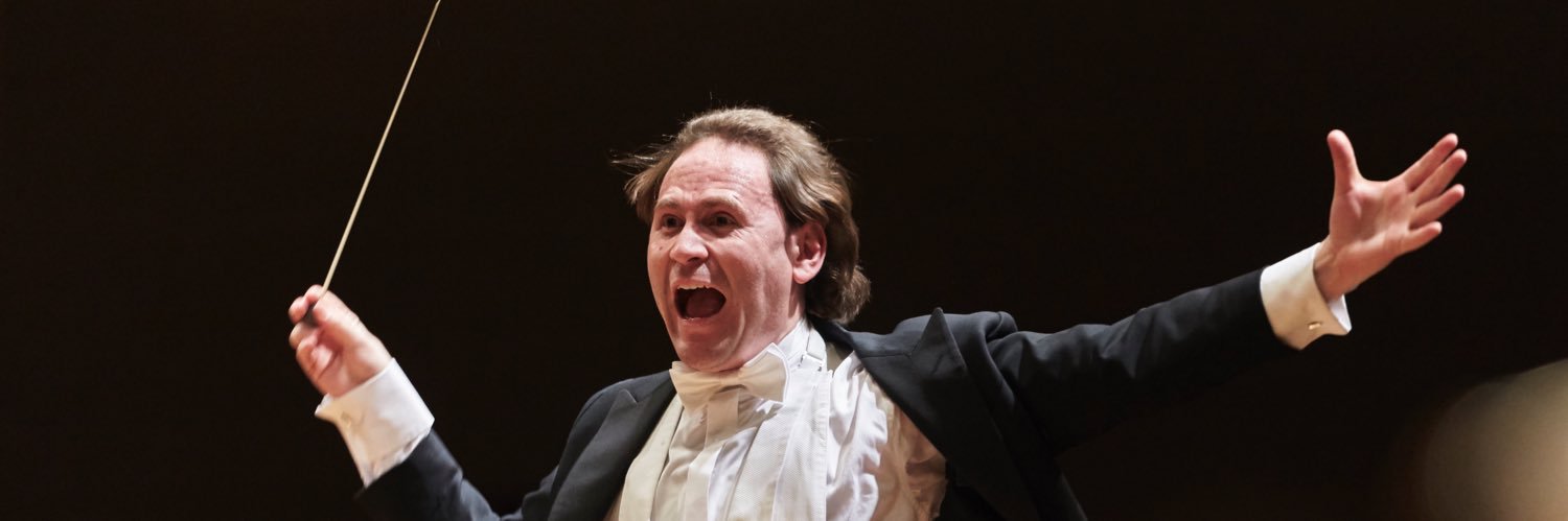 Christian Vásquez banner