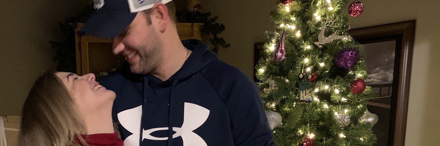 kellielabrosse's profile banner image