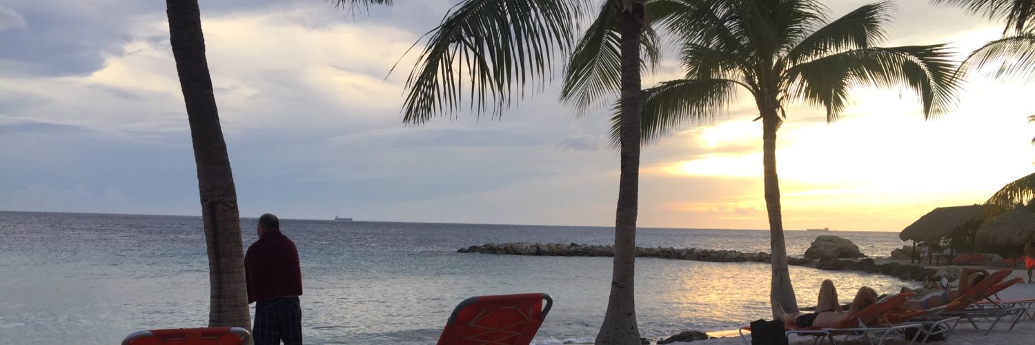 moini's profile banner image