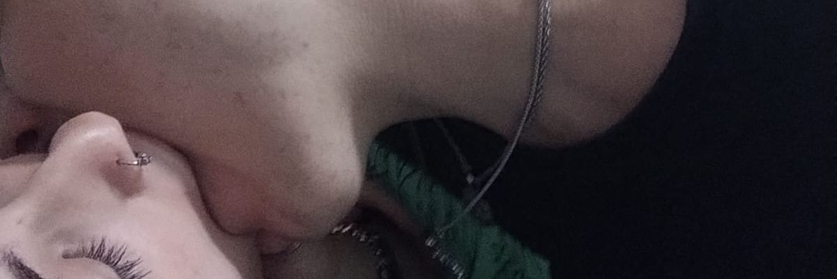 M r n banner