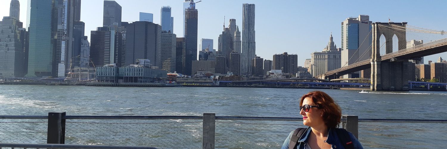 cristinaluzan's profile banner image
