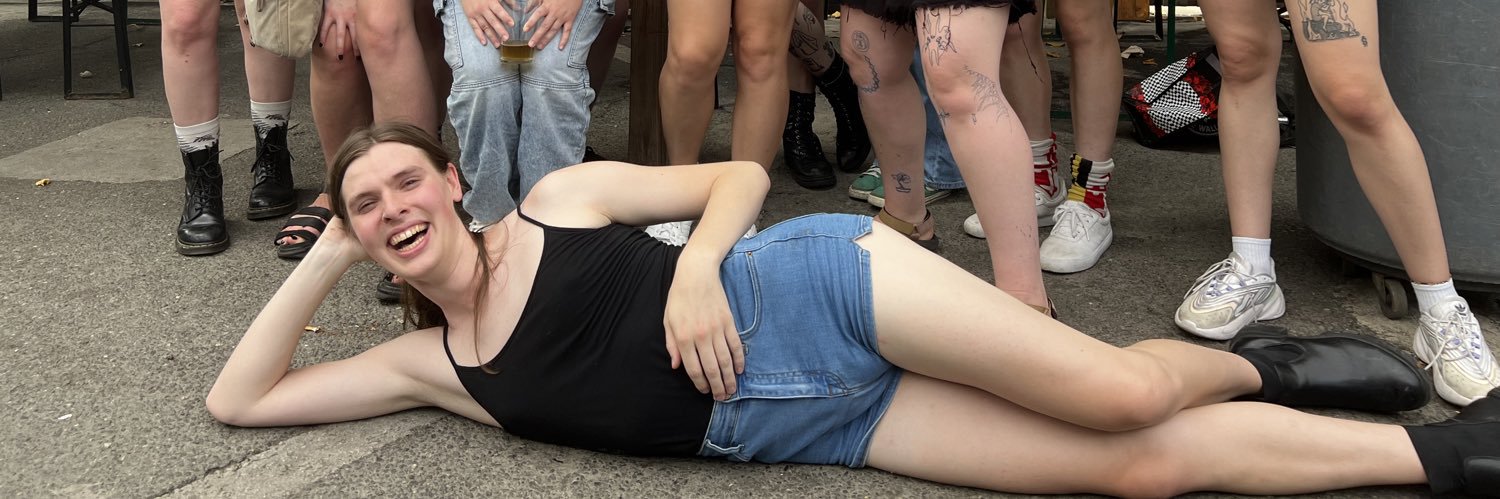 L’Enfant James banner