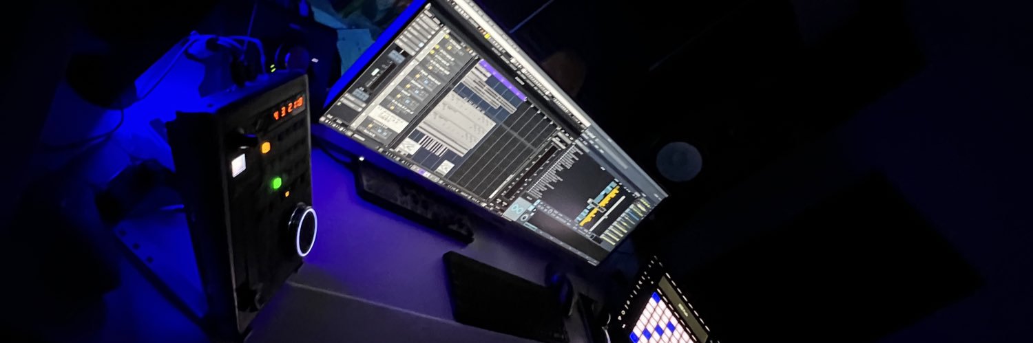 gilflo_'s profile banner image