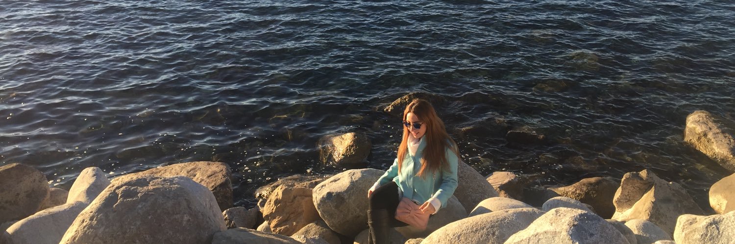 AnaPalomoS's profile banner image
