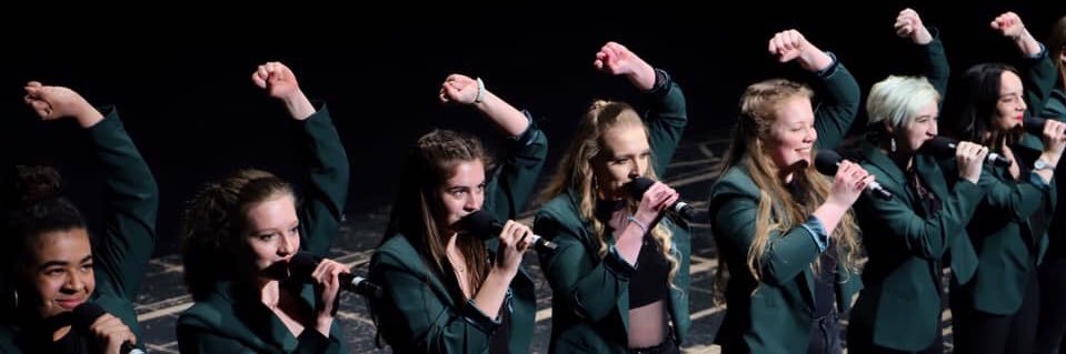 The DeciBelles banner