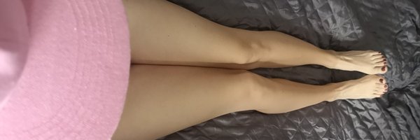 _Kim_Pink1 Profile Banner