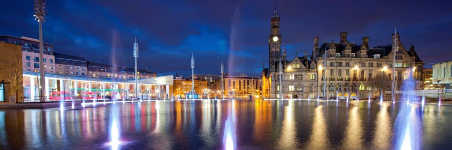 Damian Holmes banner