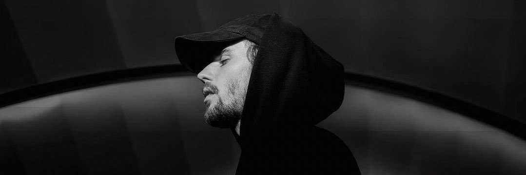 ibustinn's profile banner image