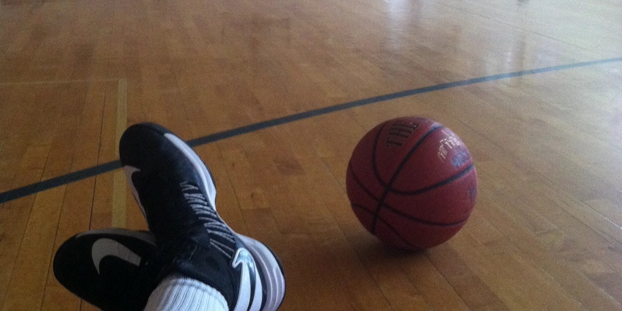 MH Boys Basketball banner