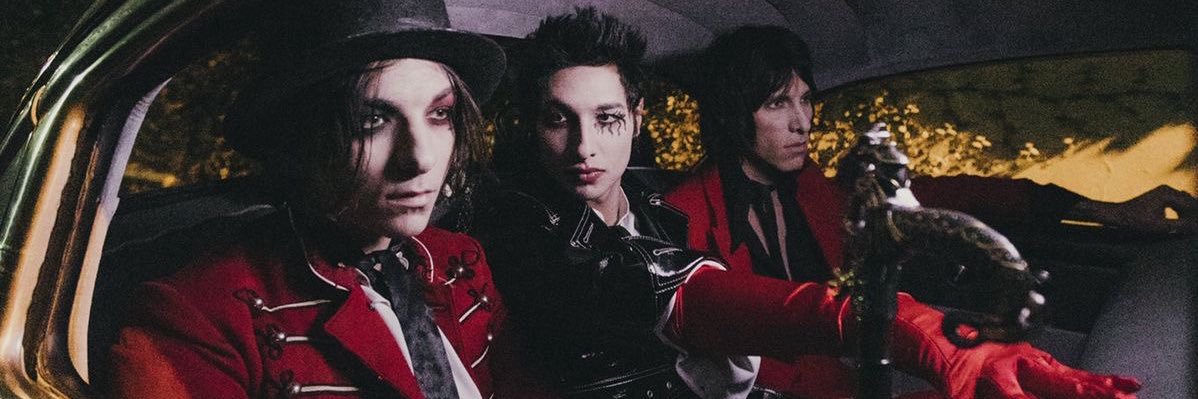 Louie🇬🇧 banner